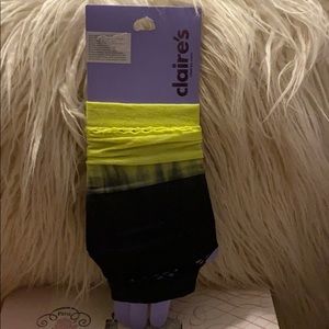 80’s vibe fingerless fishnet trim gloves. NWT